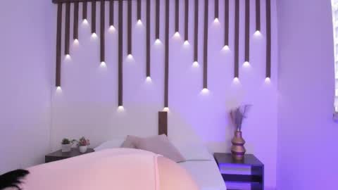 E M M A online show from 04-21-26, 07:39