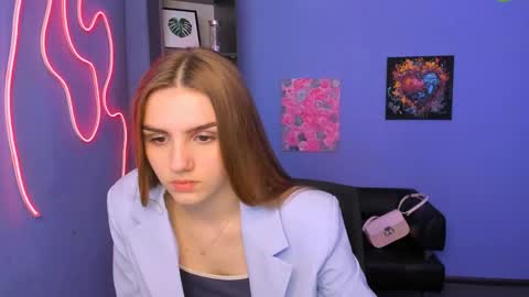 Emma online show from 04-17-26, 02:09