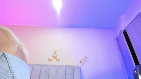 Snapshot of emma_hearts chatting on 02-21-26, 04:13 emma_hearts online show from 02-21-26, 04:13