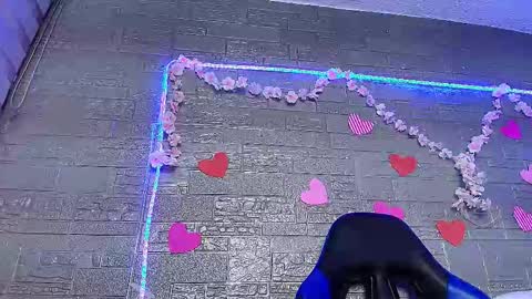 Snapshot of emma_honey__ chatting on 12-03-25, 01:24 Emma Miel online show from 12-03-25, 01:24