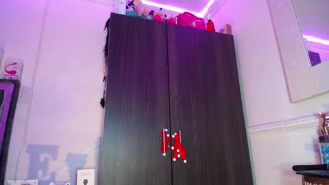 emma online show from 11-19-25, 04:34