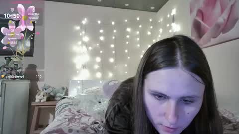 Snapshot of emma_just chatting on 10-11-25, 07:34 emma_just online show from 10-11-25, 07:34