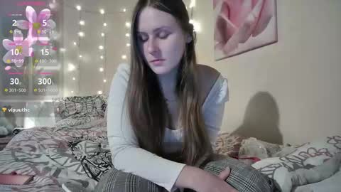 Snapshot of emma_just chatting on 10-13-25, 06:57 emma_just online show from 10-13-25, 06:57