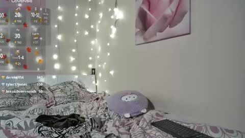 emma_just online show from 11-08-25, 08:40