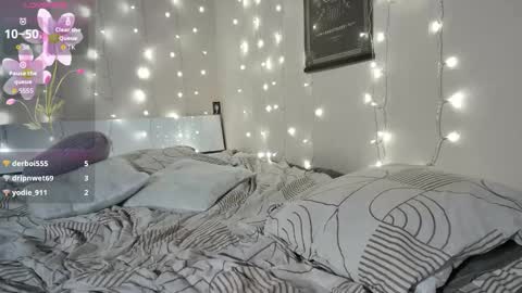 emma_just online show from 03-19-26, 09:08