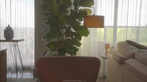 Snapshot of emma_lu1 chatting on 12-17-24, 04:53 emma_lu1 online show from 12-17-24, 04:53