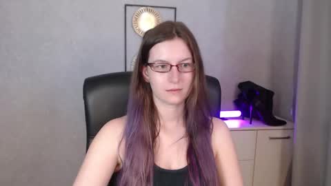 emma online show from 09-10-25, 07:19