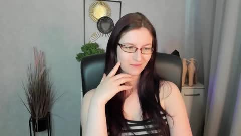 Snapshot of emma_lust94 chatting on 05-21-26, 05:36 emma online show from 05-21-26, 05:36