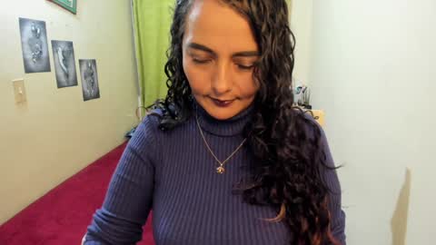 Snapshot of emma_luxy chatting on 12-29-24, 05:53 emma luxy online show from 12-29-24, 05:53