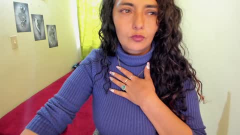 Snapshot of emma_luxy chatting on 12-29-24, 12:12 emma luxy online show from 12-29-24, 12:12