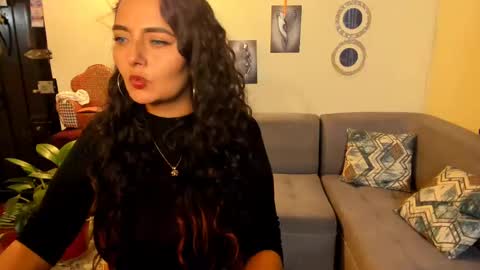 Snapshot of emma_luxy chatting on 02-20-25, 02:07 emma luxy online show from 02-20-25, 02:07