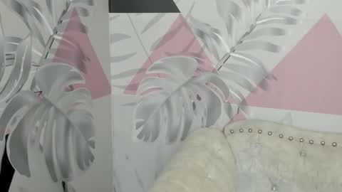 Snapshot of emma_petite4u chatting on 12-30-24, 06:16 Emma online show from 12-30-24, 06:16