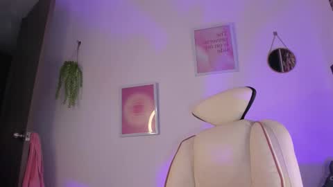 Emma online show from 01-09-26, 04:48