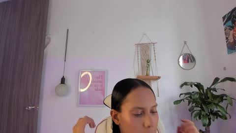 Snapshot of emma_rinaldi_ chatting on 04-06-26, 06:20 Emma online show from 04-06-26, 06:20