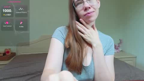 Snapshot of emma_stardust_ chatting on 11-22-25, 05:39 Emma-milky-tits online show from 11-22-25, 05:39