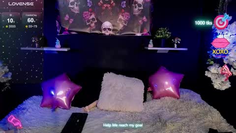 Snapshot of emma_sweethot chatting on 01-07-26, 04:42 Emma Black online show from 01-07-26, 04:42