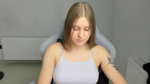Emma online show from 07-13-26, 05:21