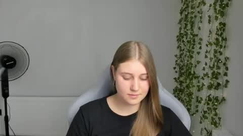 Emma online show from 07-26-26, 12:01