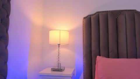 Snapshot of emma_torres__ chatting on 12-23-24, 03:44 Ema online show from 12-23-24, 03:44