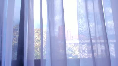 Snapshot of emma_torres__ chatting on 12-28-24, 03:26 Ema online show from 12-28-24, 03:26