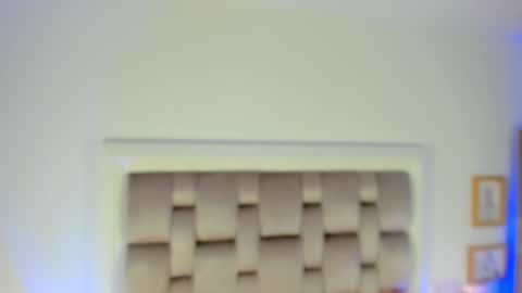 Snapshot of emma_torres__ chatting on 12-29-24, 12:01 Ema online show from 12-29-24, 12:01