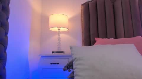 Snapshot of emma_torres__ chatting on 01-04-25, 03:07 Ema online show from 01-04-25, 03:07