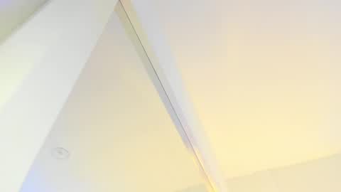 Snapshot of emma_torres__ chatting on 01-12-25, 07:42 Ema online show from 01-12-25, 07:42