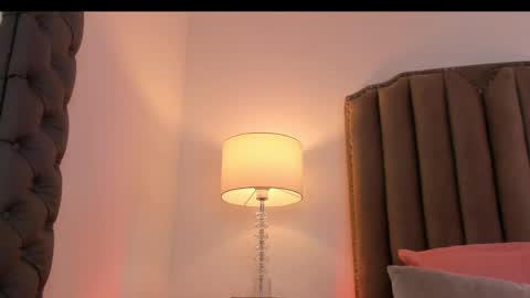 Snapshot of emma_torres__ chatting on 02-15-25, 02:44 Ema online show from 02-15-25, 02:44