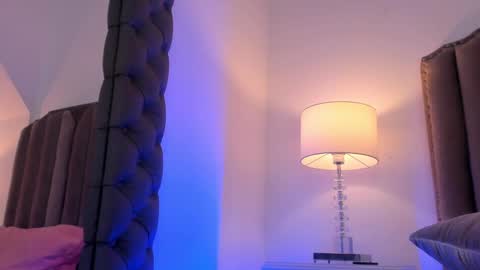 Snapshot of emma_torres__ chatting on 02-28-25, 03:15 Ema online show from 02-28-25, 03:15