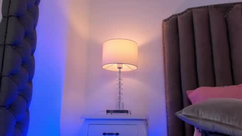 Snapshot of emma_torres__ chatting on 03-02-25, 03:05 Ema online show from 03-02-25, 03:05