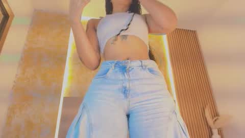 Snapshot of emma_torres__ chatting on 09-21-25, 11:12 Ema online show from 09-21-25, 11:12