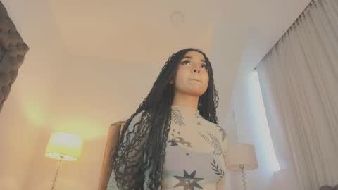 Snapshot of emma_torres__ chatting on 09-22-25, 12:07 Ema online show from 09-22-25, 12:07