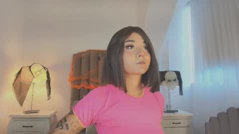 Snapshot of emma_torres__ chatting on 11-01-25, 12:18 Ema online show from 11-01-25, 12:18