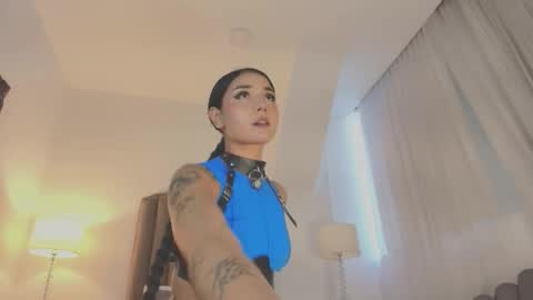 Snapshot of emma_torres__ chatting on 11-08-25, 12:38 Ema online show from 11-08-25, 12:38