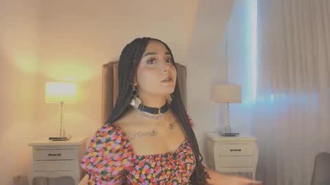 Snapshot of emma_torres__ chatting on 11-11-25, 12:16 Ema online show from 11-11-25, 12:16