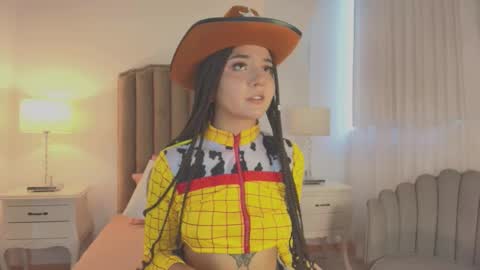 Snapshot of emma_torres__ chatting on 11-15-25, 12:13 Ema online show from 11-15-25, 12:13