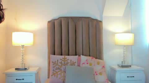 Ema online show from 04-17-26, 12:19