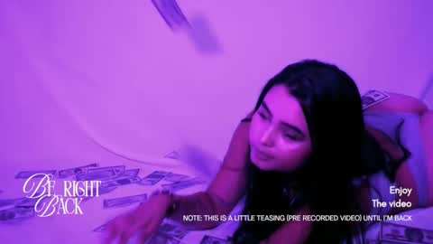 emma_whitee_ online show from 12-21-25, 12:56