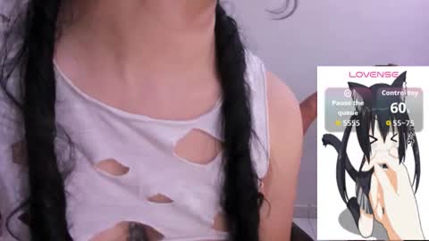 Snapshot of emma_winslows chatting on 10-11-25, 05:17  Emma  online show from 10-11-25, 05:17