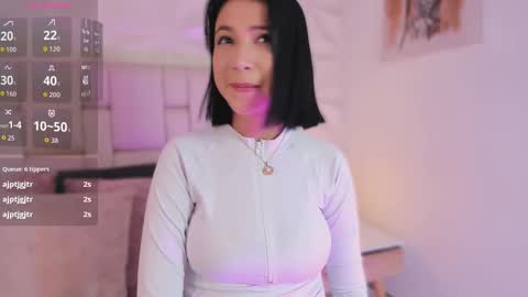 Snapshot of emma_woods__ chatting on 10-02-25, 07:43 emma_woods__ online show from 10-02-25, 07:43