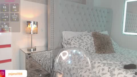 Snapshot of emma_zoe04 chatting on 12-20-24, 10:11 zoe  online show from 12-20-24, 10:11