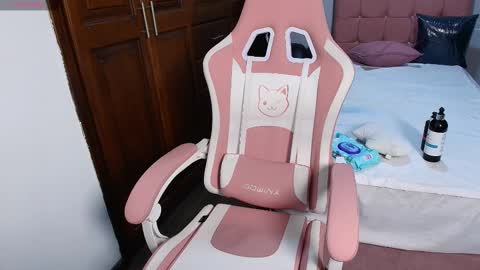 emma online show from 11-20-25, 11:54