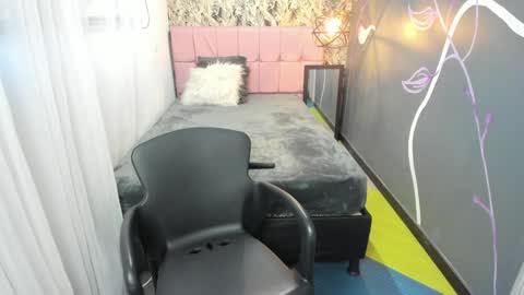 Emma Evans online show from 01-30-25, 12:16