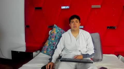 EmmaAndDemon online show from 12-21-25, 12:34