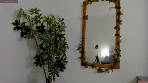 Emma  online show from 12-14-25, 06:01