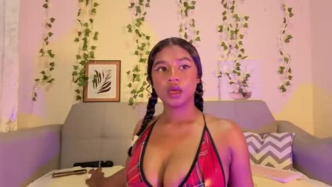 Emma online show from 10-10-25, 01:37