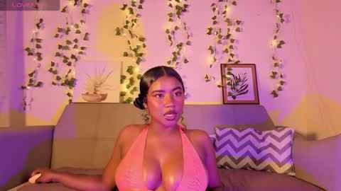 Snapshot of emmaconneer chatting on 10-29-25, 02:30 Emma online show from 10-29-25, 02:30