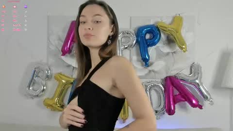 Snapshot of emmacrown chatting on 12-04-25, 06:12 Emma online show from 12-04-25, 06:12