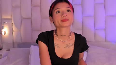 Snapshot of emmaduff_ chatting on 09-22-25, 12:18 online show from 09-22-25, 12:18