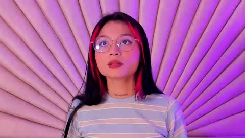 Snapshot of emmaduff_ chatting on 09-25-25, 11:36 online show from 09-25-25, 11:36